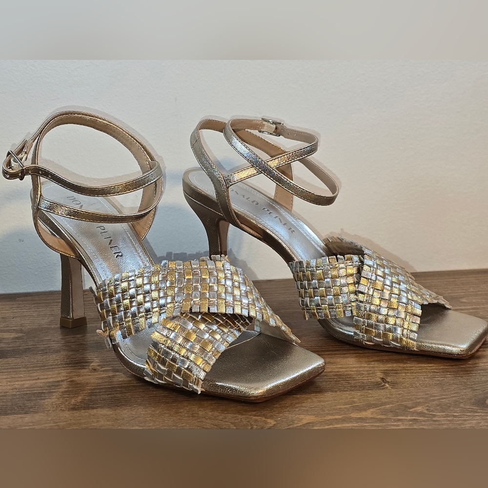 Donald Pliner NWOT Riva Slip-on Buckled High Heel Sandals Women's Size 8 - Picture 2 of 10